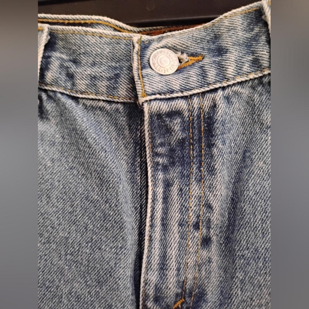 Levi's Blue Jeans - Picture 2 of 6